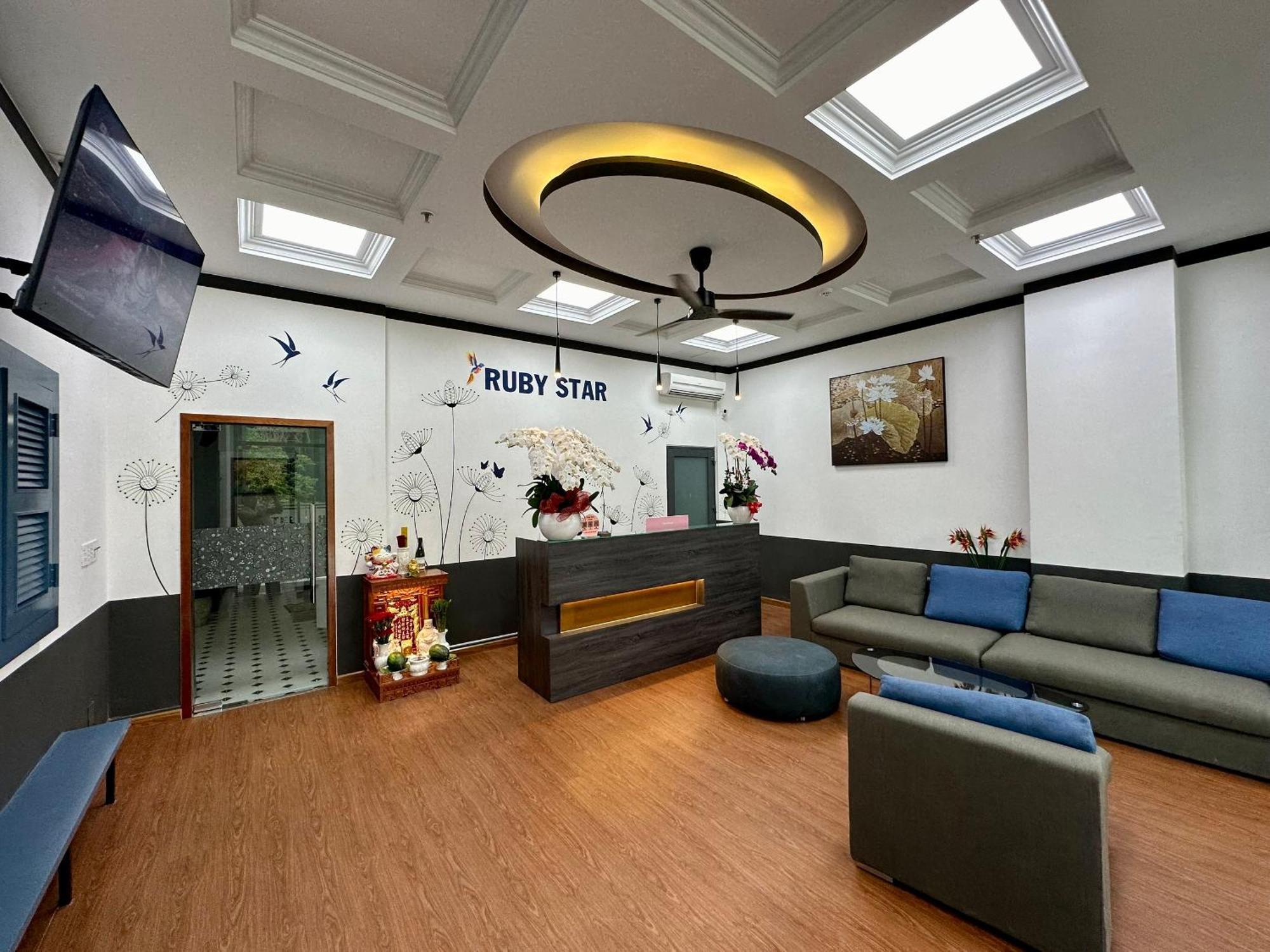 Hotel Ruby Star Nam Quoc Cang Ho Chi Minh City