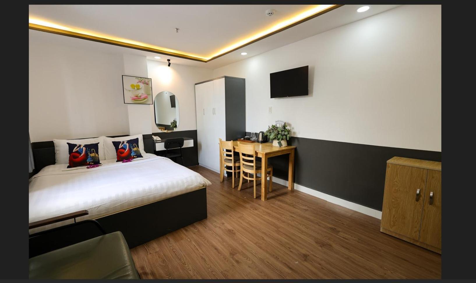 Ruby Star Nam Quoc Cang Hotel