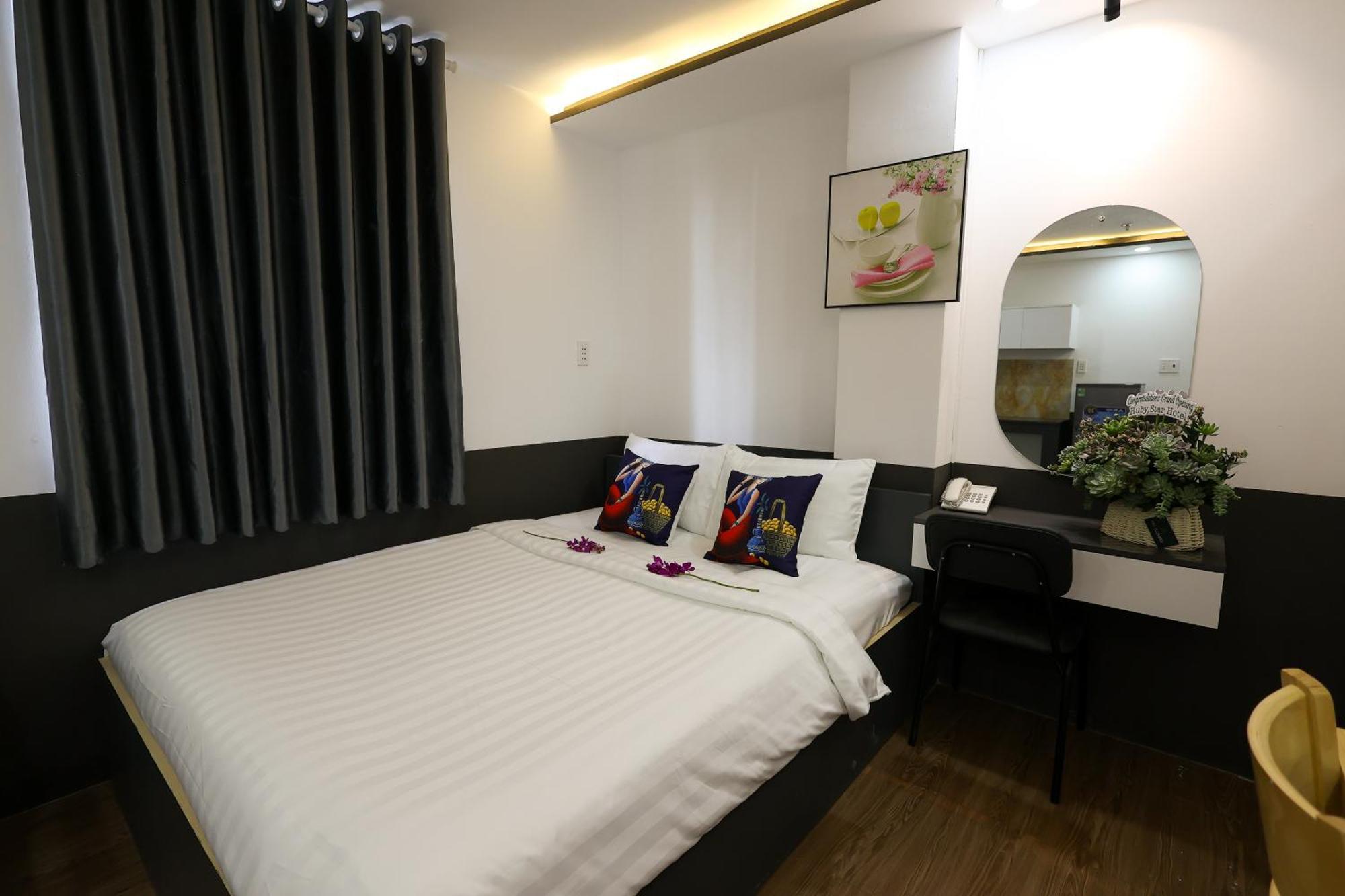 Ruby Star Nam Quoc Cang Hotel