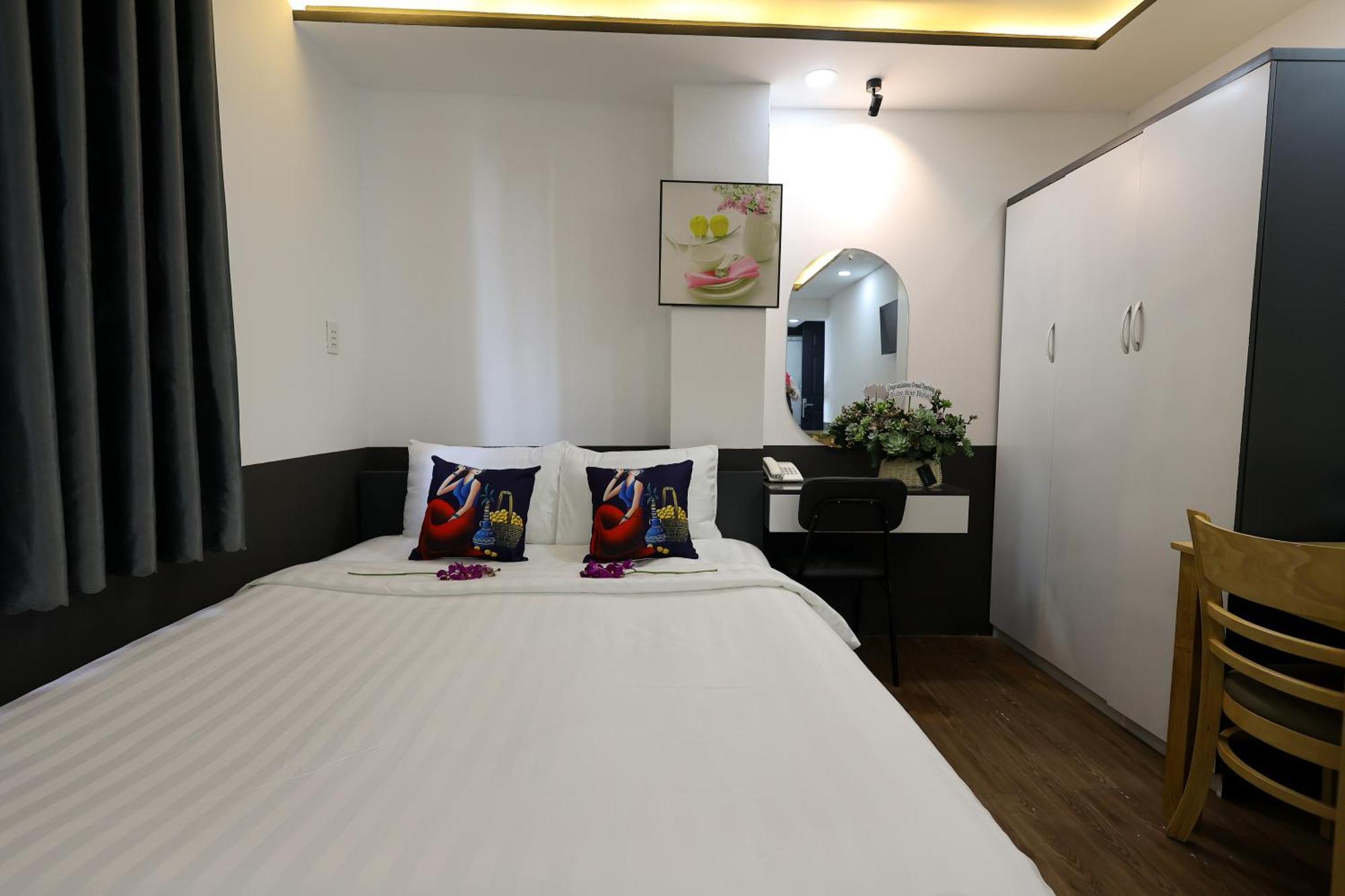 Hotel Ruby Star Nam Quoc Cang 2*
